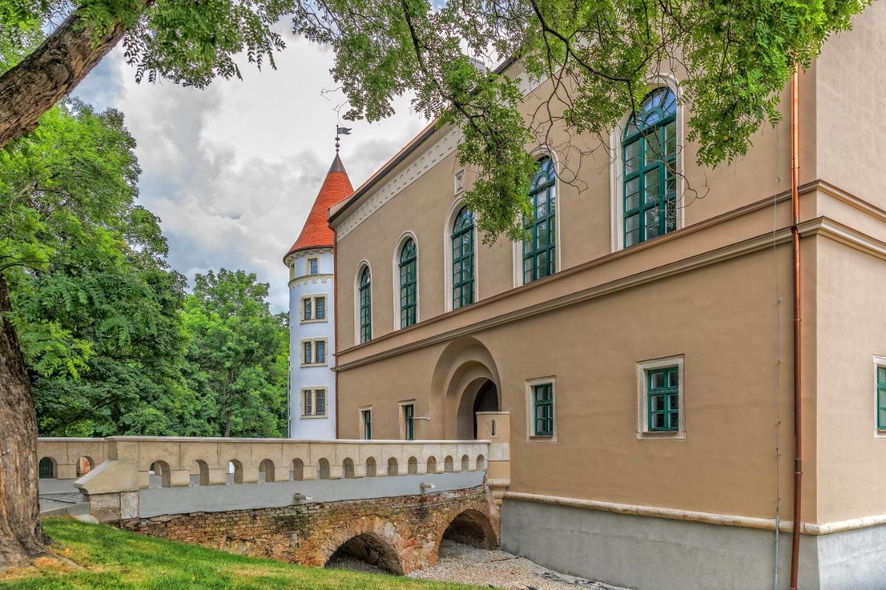 Palace Art Hotel Pezinok Exterior foto
