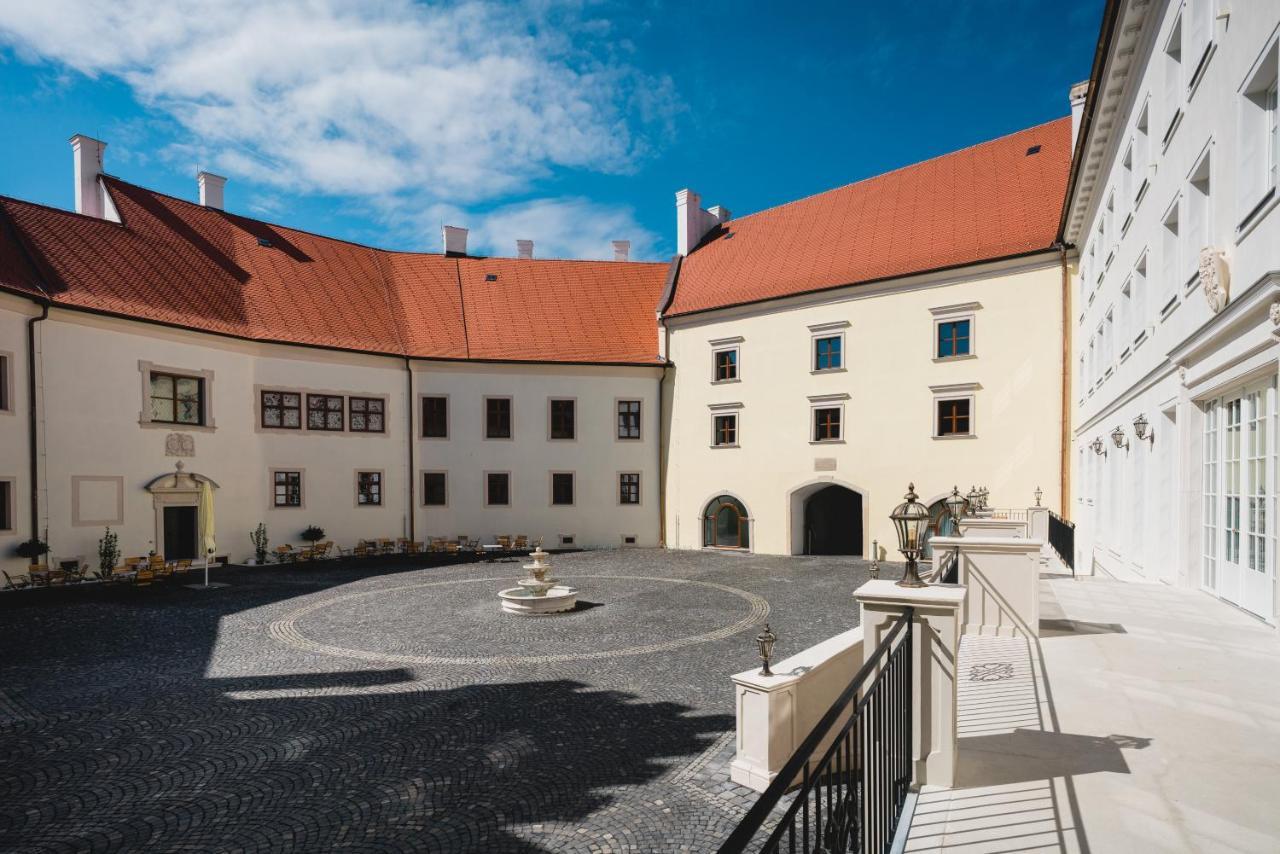 Palace Art Hotel Pezinok Exterior foto